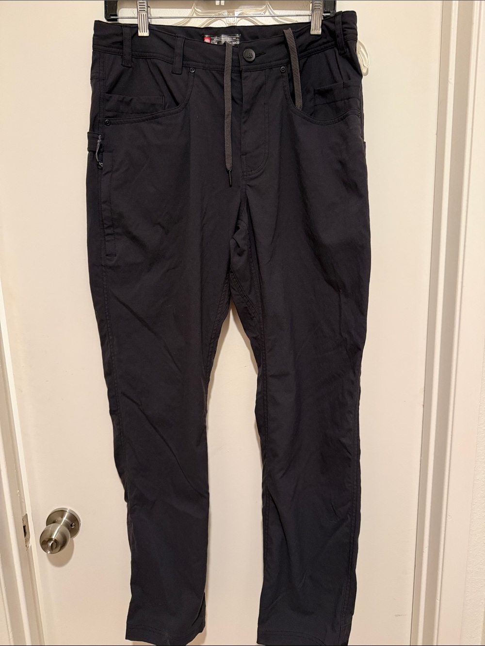 686 Men's Black Cargo Pants with Drawstring Waist